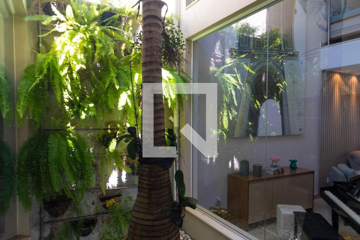 Casa à Venda - Swiss Park, 4 Quartos,  270 m2 em , Campinas - sp | SoloBR
