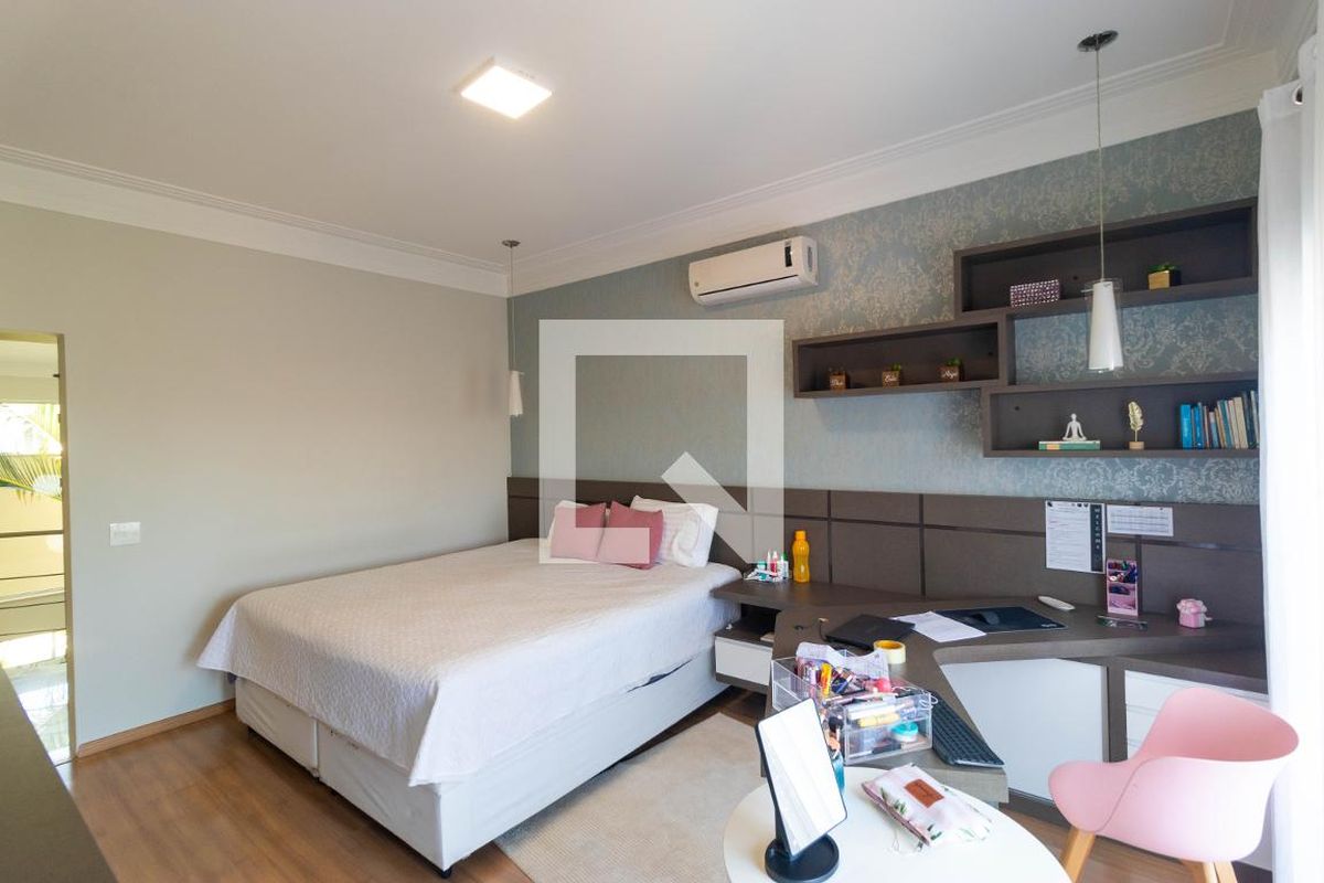 Casa à Venda - Swiss Park, 4 Quartos,  270 m2 em , Campinas - sp | SoloBR