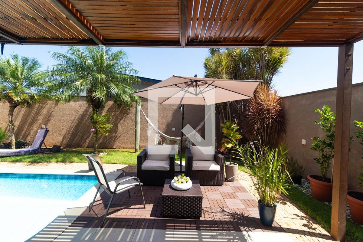 Casa à Venda - Swiss Park, 4 Quartos,  270 m2 em , Campinas - sp | SoloBR