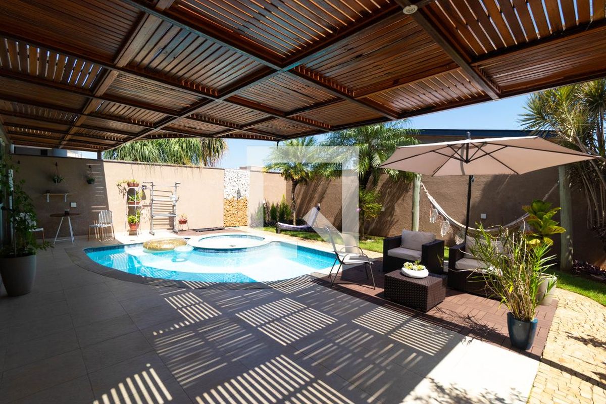 Casa à Venda - Swiss Park, 4 Quartos,  270 m2 em , Campinas - sp | SoloBR