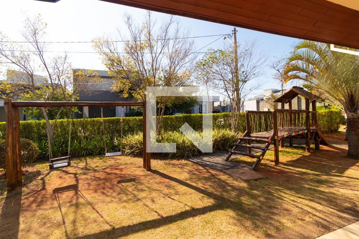 Casa à Venda - Swiss Park, 4 Quartos,  270 m2 em , Campinas - sp | SoloBR