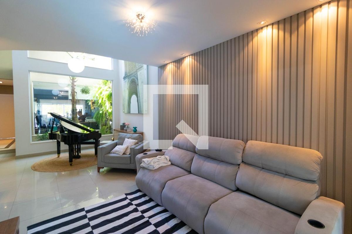 Casa à Venda - Swiss Park, 4 Quartos,  270 m2 em , Campinas - sp | SoloBR