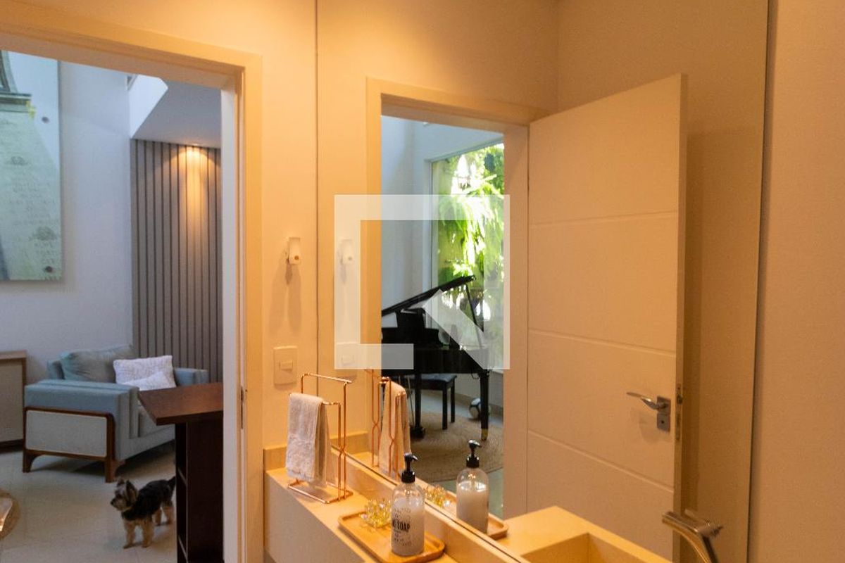 Casa à Venda - Swiss Park, 4 Quartos,  270 m2 em , Campinas - sp | SoloBR