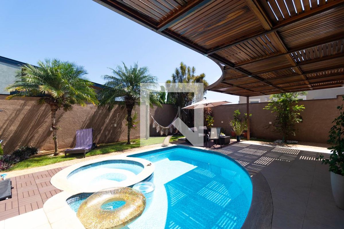 Casa à Venda - Swiss Park, 4 Quartos,  270 m2 em , Campinas - sp | SoloBR