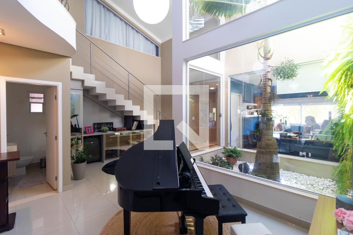 Casa à Venda - Swiss Park, 4 Quartos,  270 m2 em , Campinas - sp | SoloBR