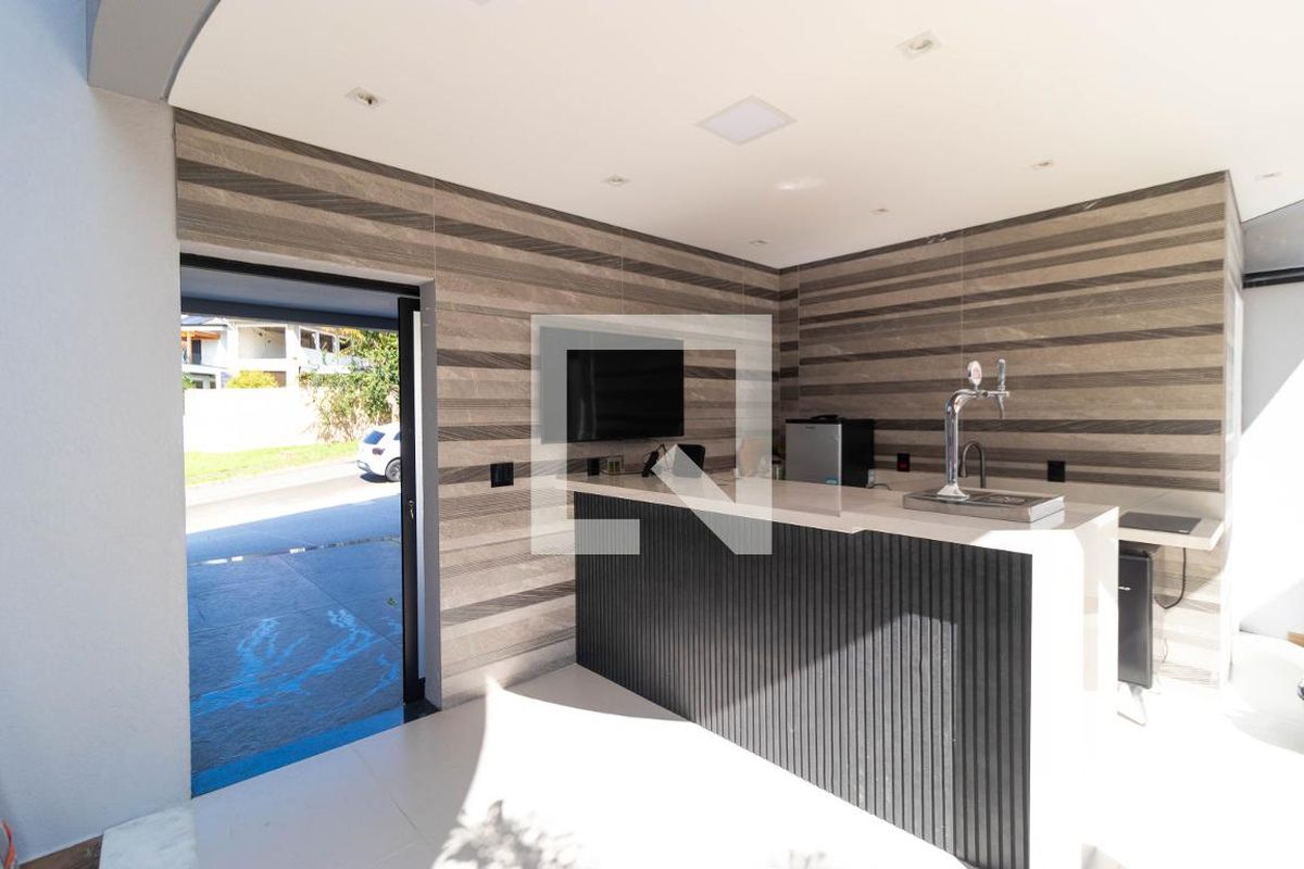 Casa à Venda - Swiss Park, 4 Quartos,  450 m2 em , Campinas - sp | SoloBR