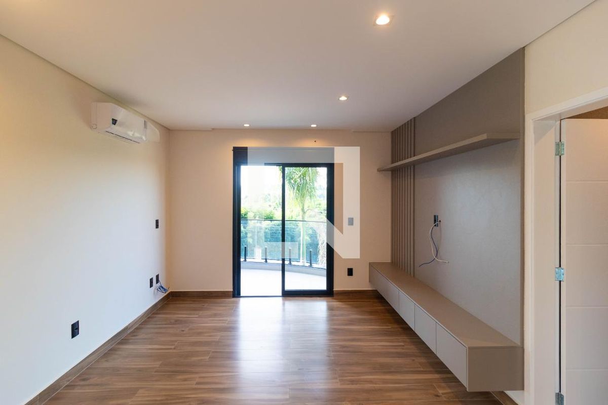 Casa à Venda - Swiss Park, 4 Quartos,  450 m2 em , Campinas - sp | SoloBR