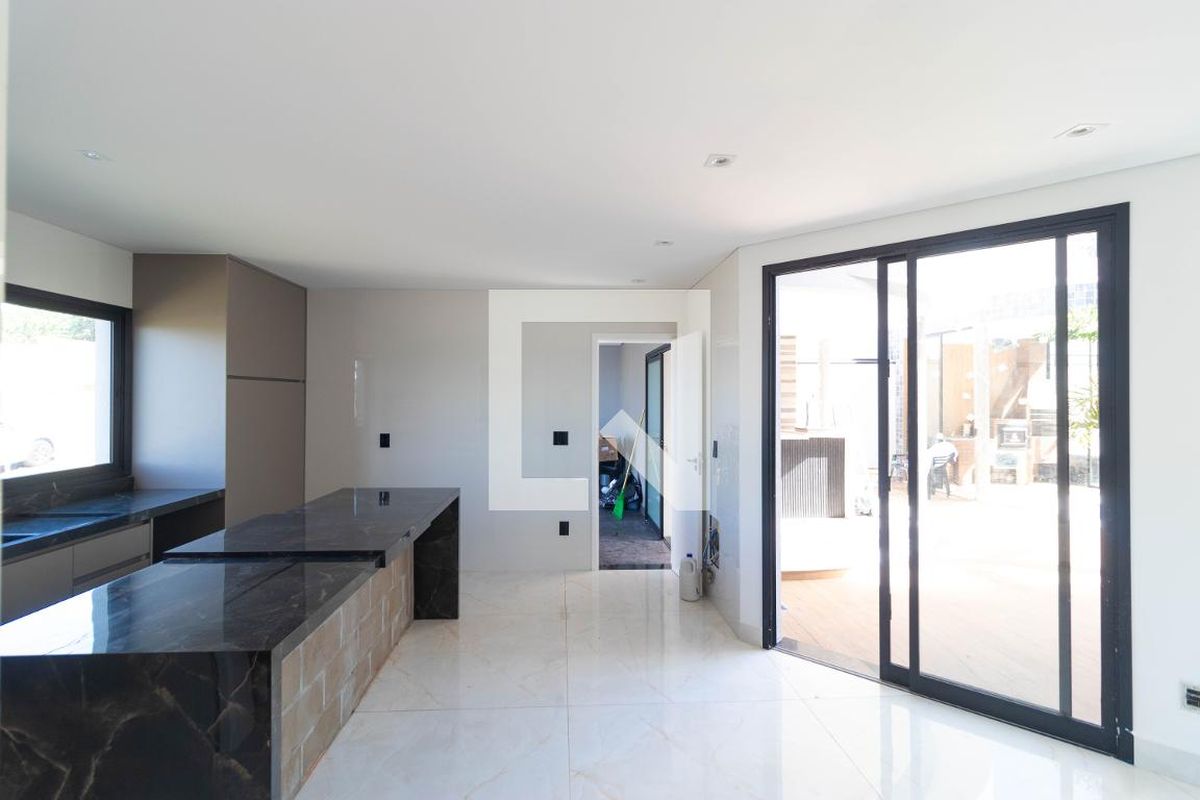 Casa à Venda - Swiss Park, 4 Quartos,  450 m2 em , Campinas - sp | SoloBR