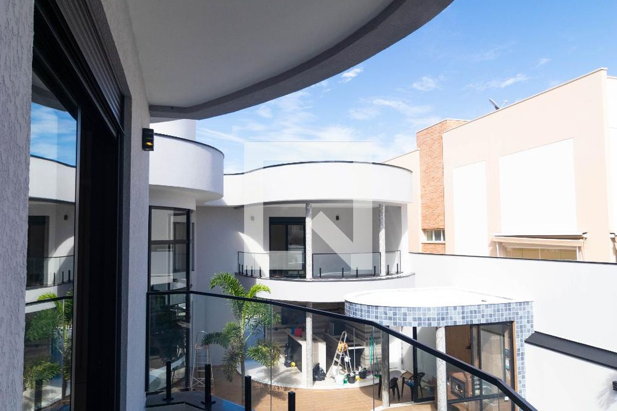 Casa à Venda - Swiss Park, 4 Quartos,  450 m2 em , Campinas - sp | SoloBR