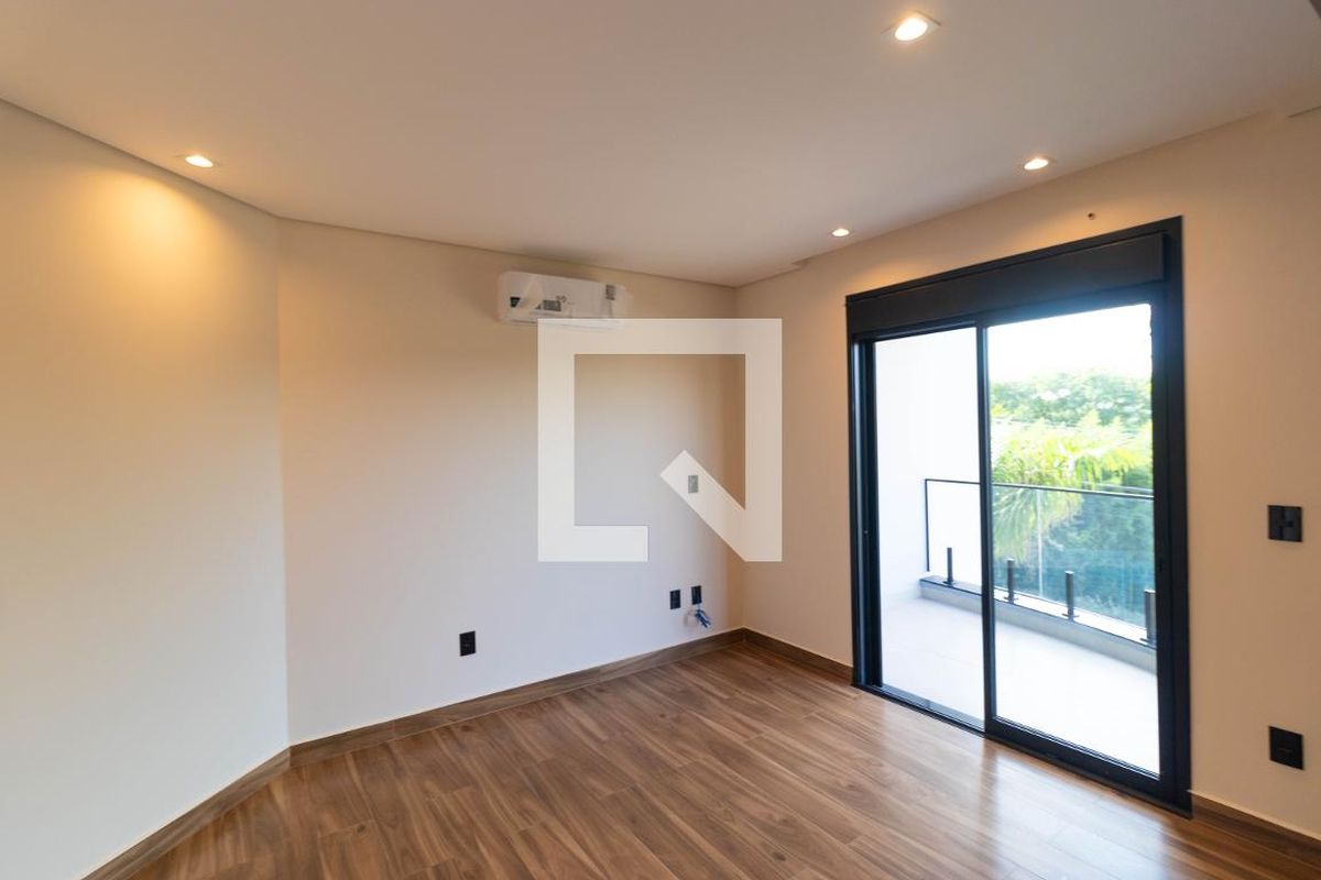 Casa à Venda - Swiss Park, 4 Quartos,  450 m2 em , Campinas - sp | SoloBR