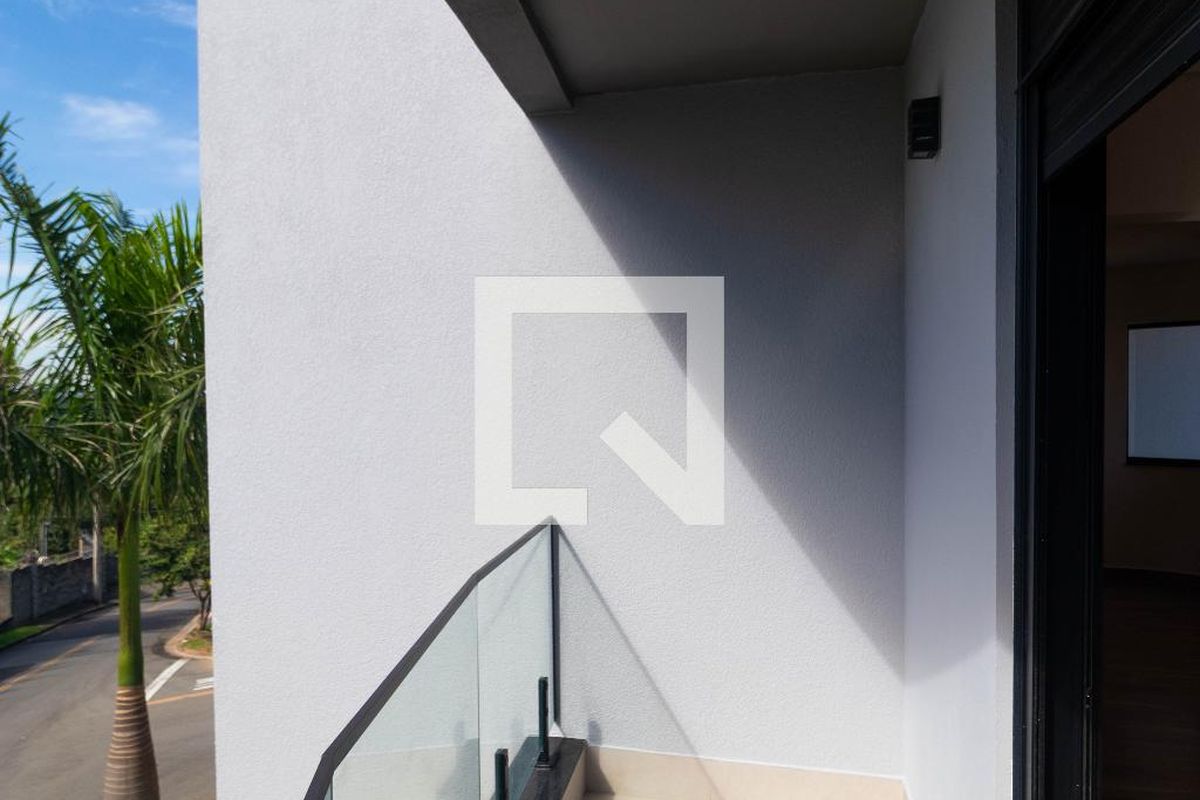 Casa à Venda - Swiss Park, 4 Quartos,  450 m2 em , Campinas - sp | SoloBR