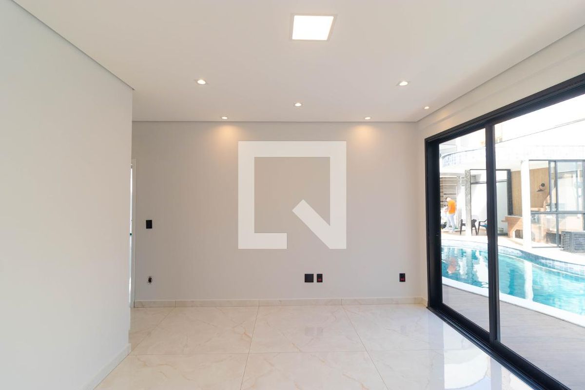 Casa à Venda - Swiss Park, 4 Quartos,  450 m2 em , Campinas - sp | SoloBR