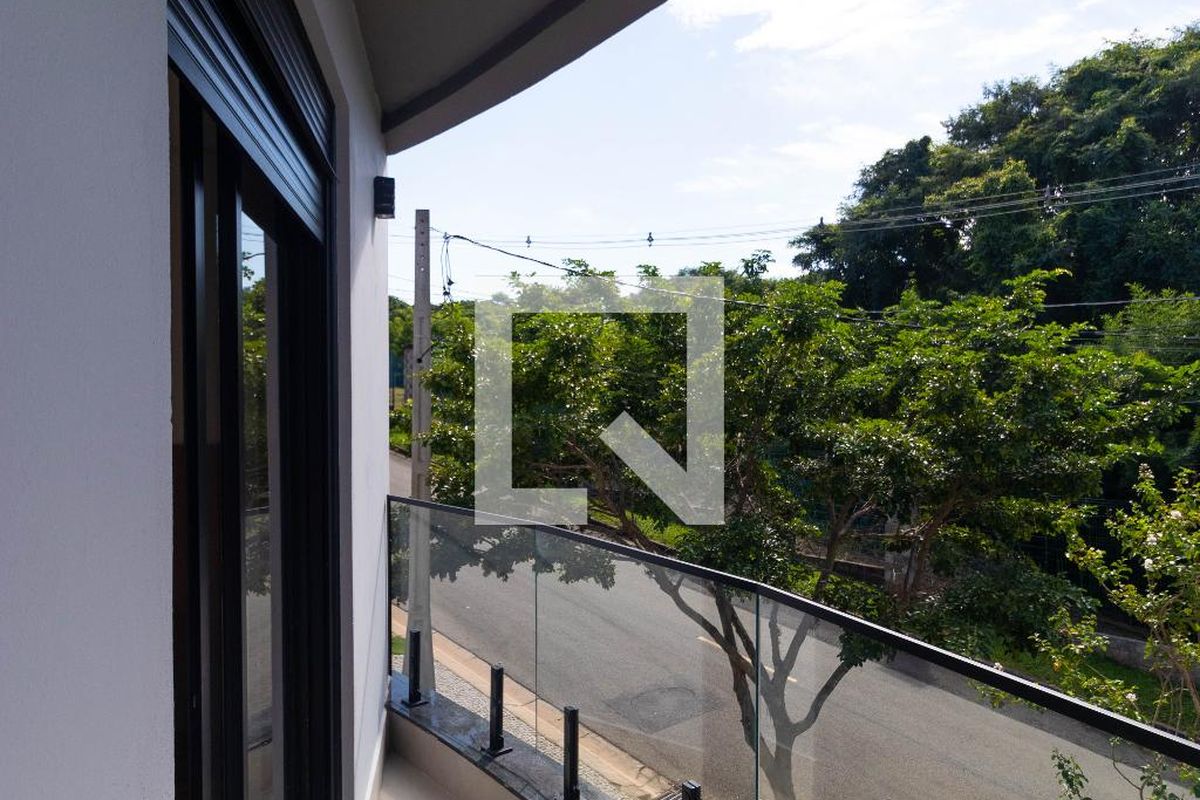 Casa à Venda - Swiss Park, 4 Quartos,  450 m2 em , Campinas - sp | SoloBR