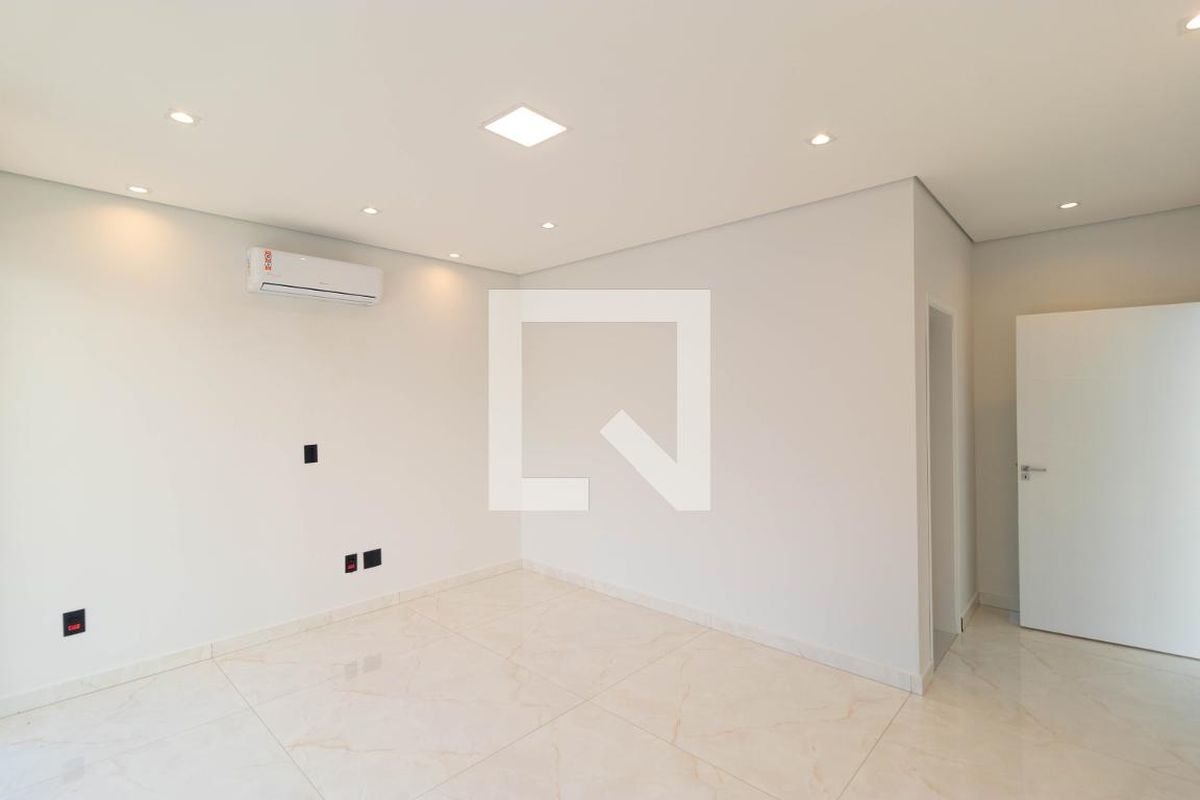 Casa à Venda - Swiss Park, 4 Quartos,  450 m2 em , Campinas - sp | SoloBR