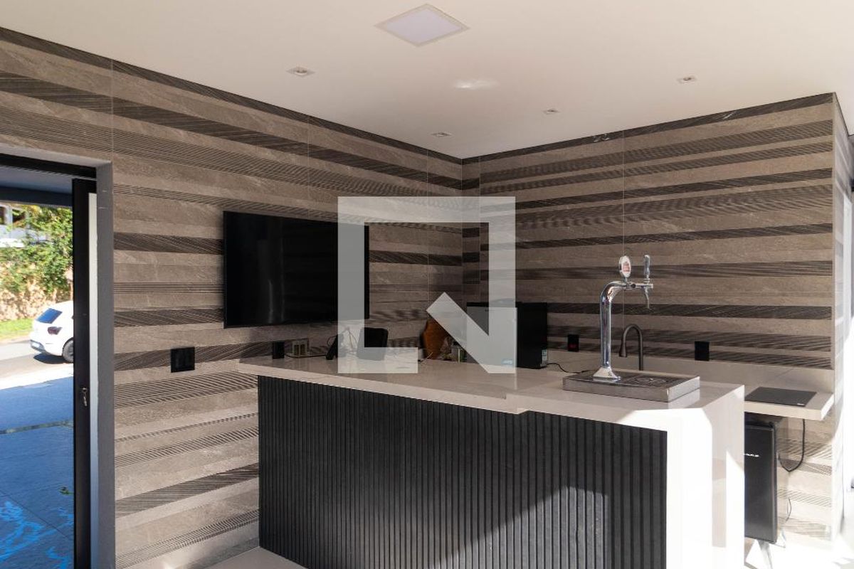 Casa à Venda - Swiss Park, 4 Quartos,  450 m2 em , Campinas - sp | SoloBR