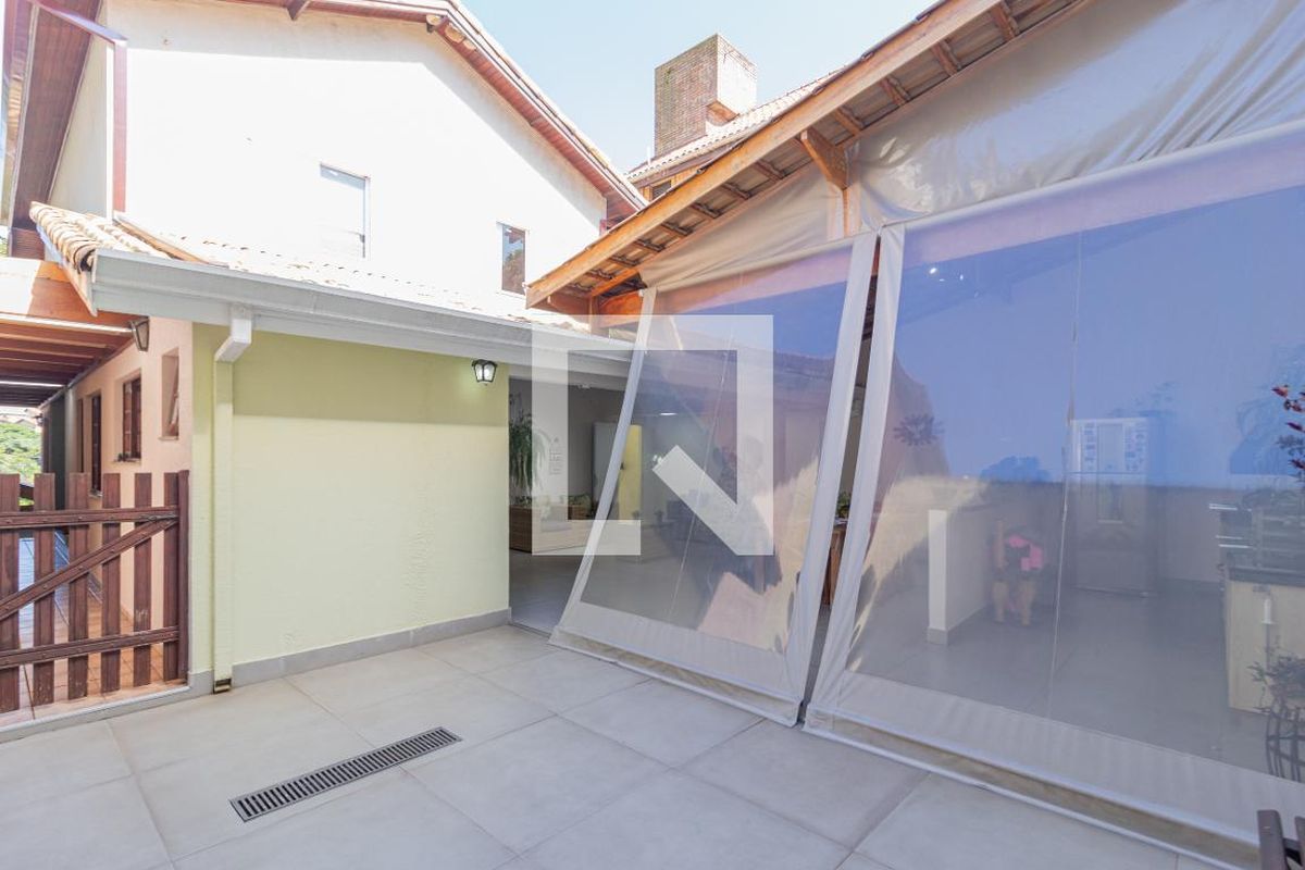 Casa, 3 quartos, 245 m² - Foto 78