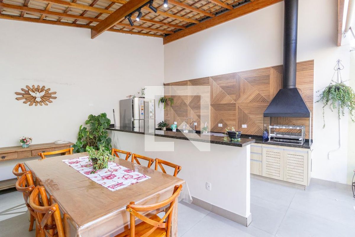 Casa, 3 quartos, 245 m² - Foto 76