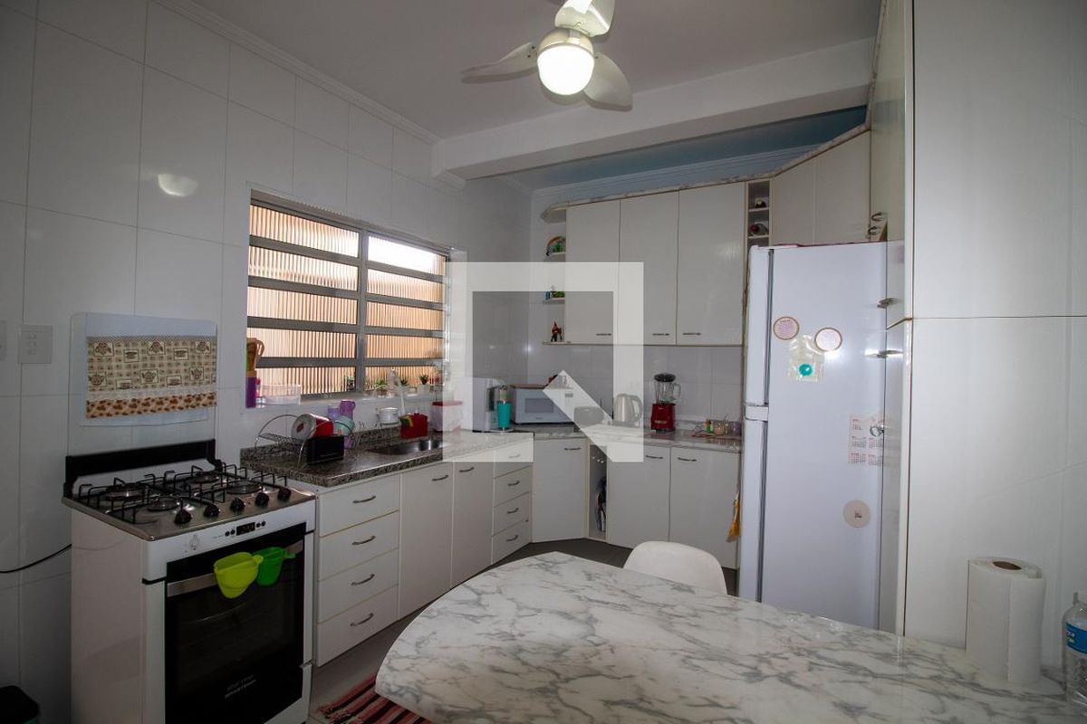 Casa, 3 quartos, 220 m² - Foto 48