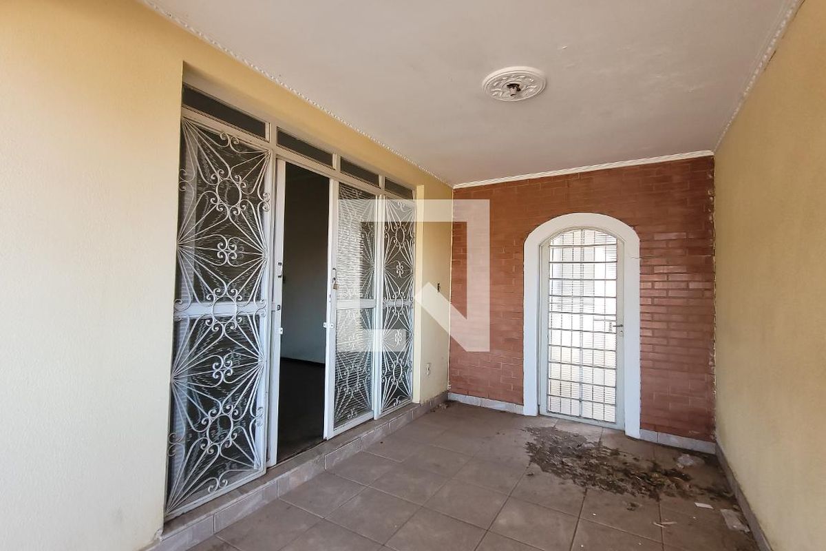 Casa à Venda - Jardim Chapadão, 4 Quartos,  256 m2 em , Campinas - sp | SoloBR