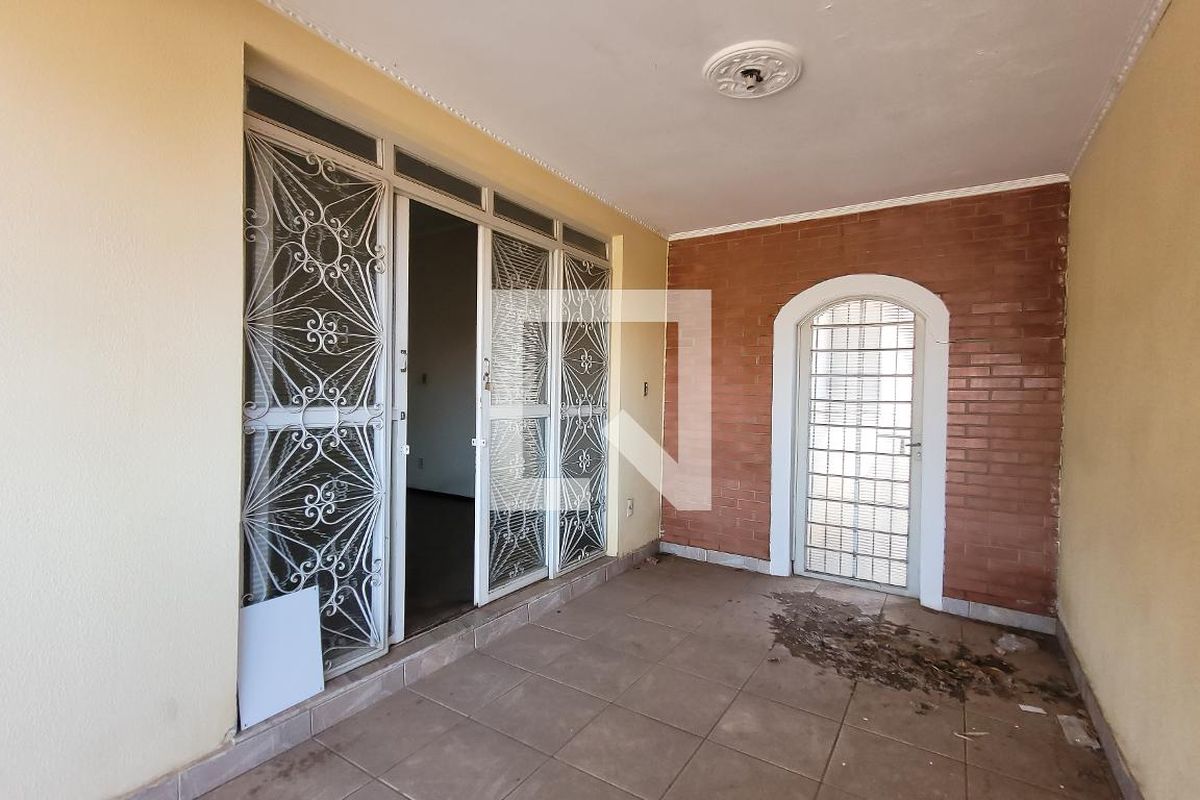 Casa à Venda - Jardim Chapadão, 4 Quartos,  256 m2 em , Campinas - sp | SoloBR
