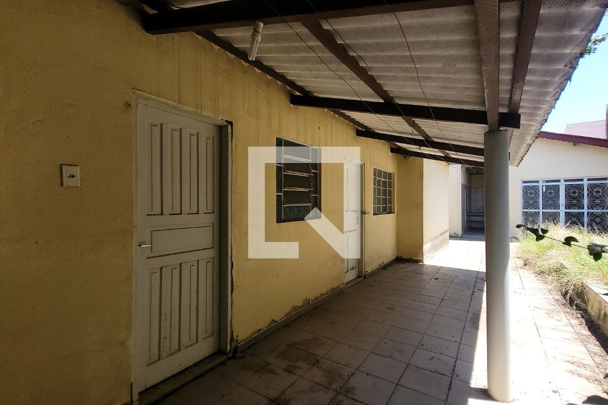 Casa à Venda - Jardim Chapadão, 4 Quartos,  256 m2 em , Campinas - sp | SoloBR