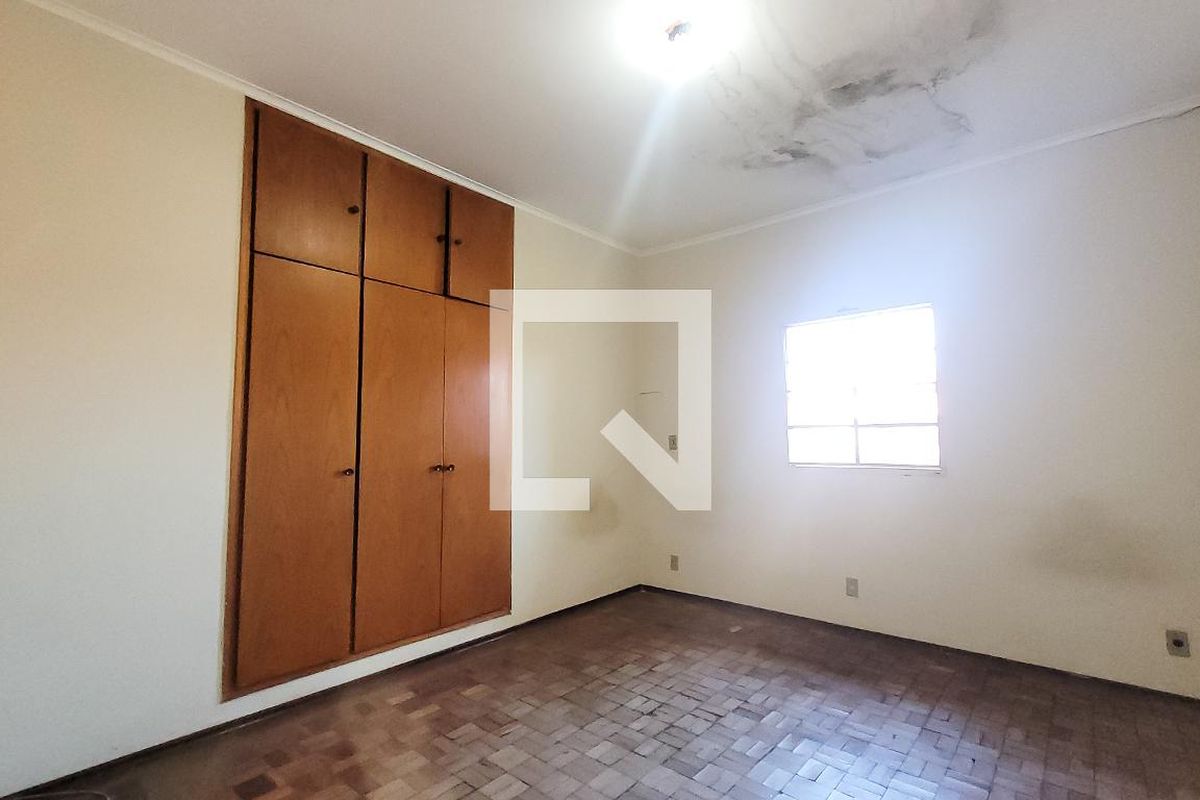 Casa à Venda - Jardim Chapadão, 4 Quartos,  256 m2 em , Campinas - sp | SoloBR