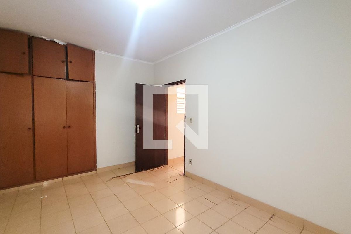 Casa à Venda - Jardim Chapadão, 4 Quartos,  256 m2 em , Campinas - sp | SoloBR