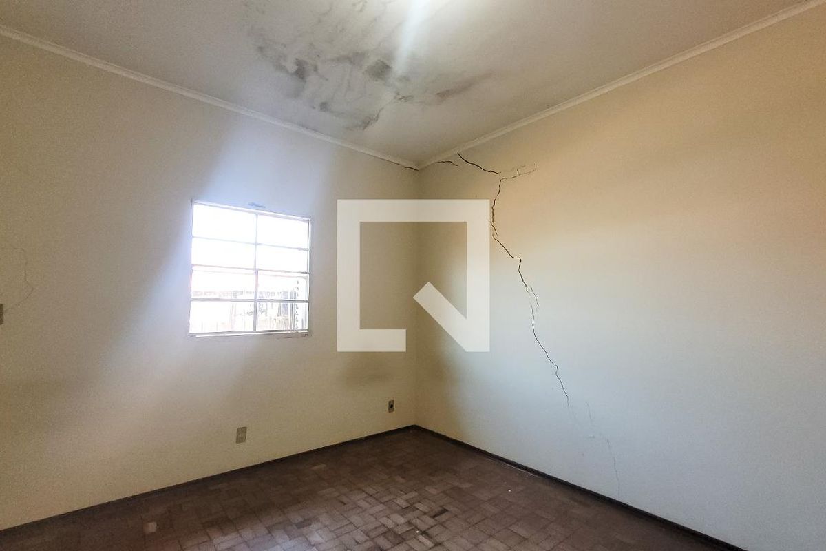 Casa à Venda - Jardim Chapadão, 4 Quartos,  256 m2 em , Campinas - sp | SoloBR
