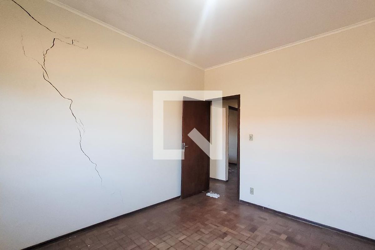 Casa à Venda - Jardim Chapadão, 4 Quartos,  256 m2 em , Campinas - sp | SoloBR