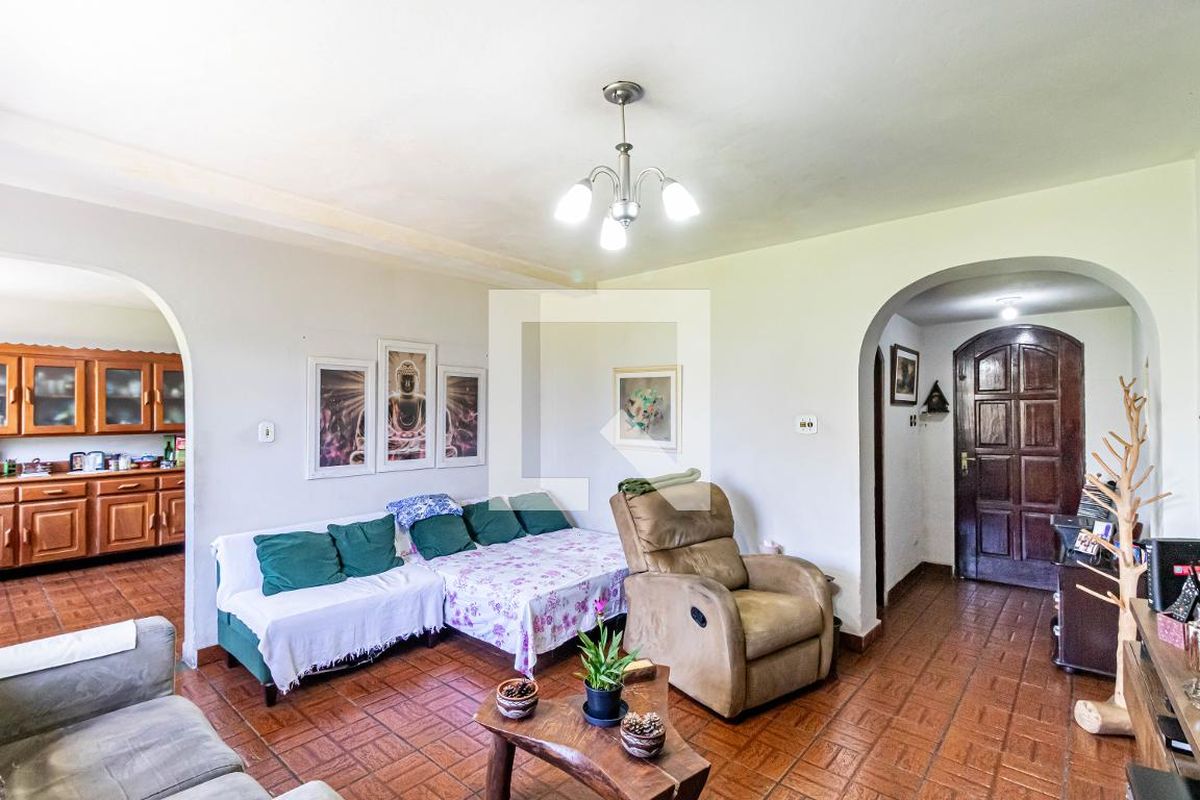 Casa, 3 quartos, 237 m² - Foto 2