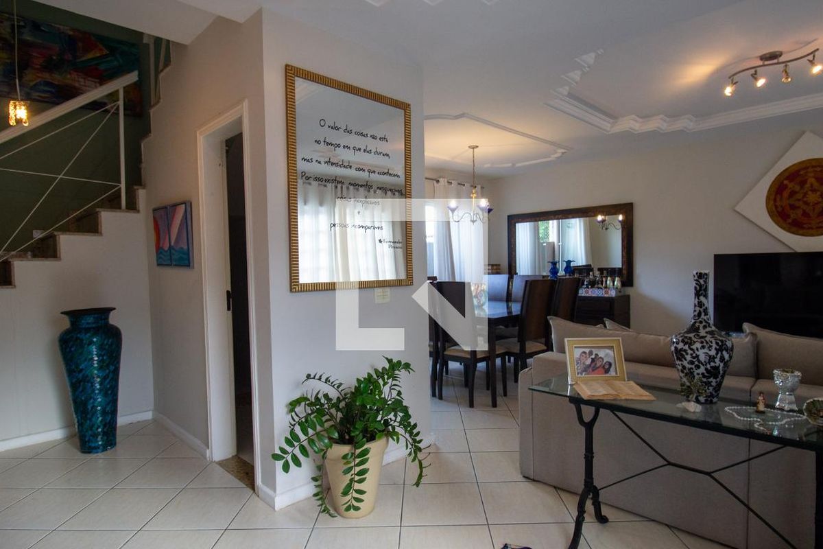 Casa, 3 quartos, 285 m² - Foto 1