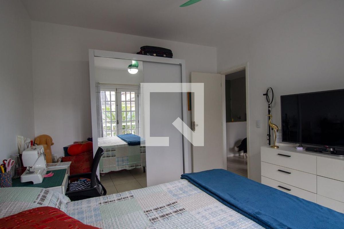 Casa, 3 quartos, 285 m² - Foto 34