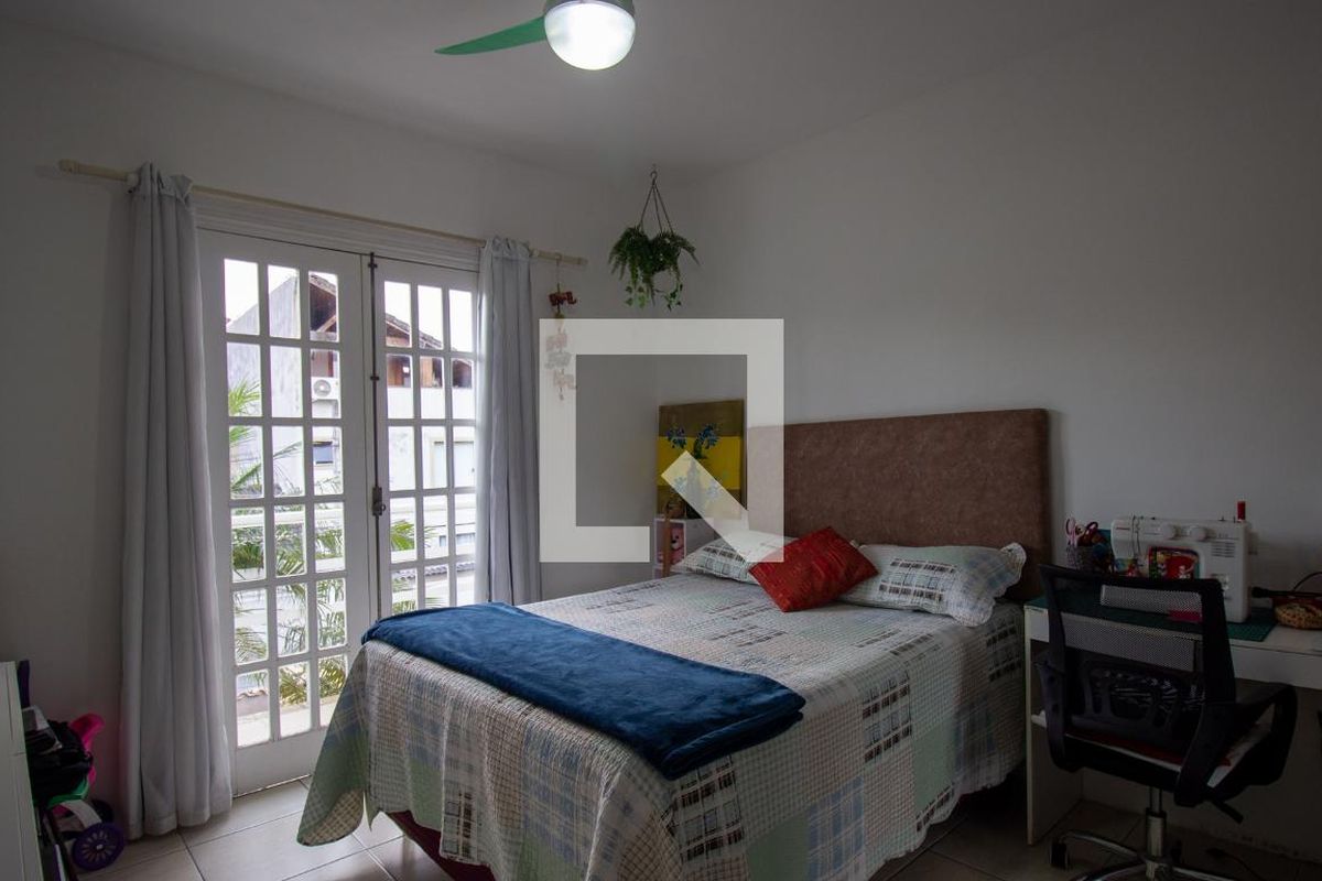 Casa, 3 quartos, 285 m² - Foto 32