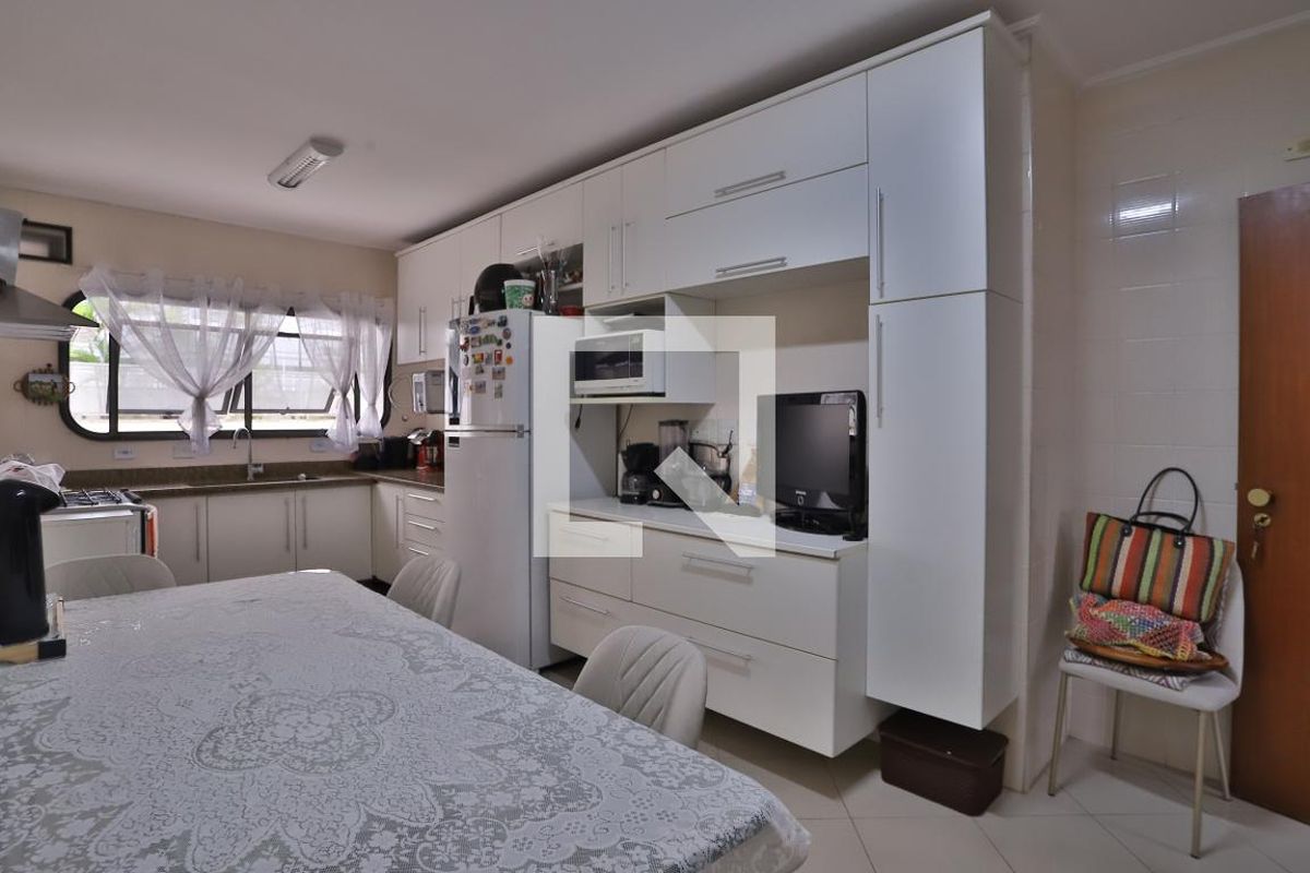 Apartamento, 3 quartos, 220 m² - Foto 52