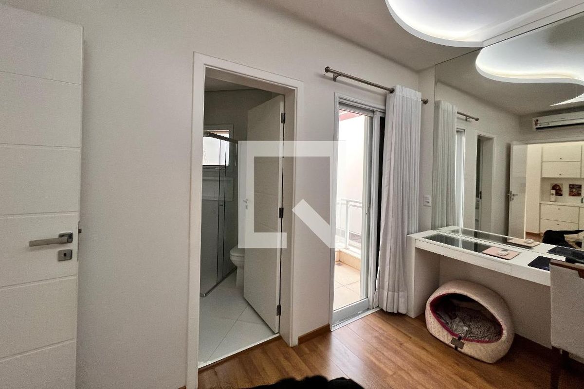 Casa à Venda - Swiss Park, 3 Quartos,  250 m2 em , Campinas - sp | SoloBR