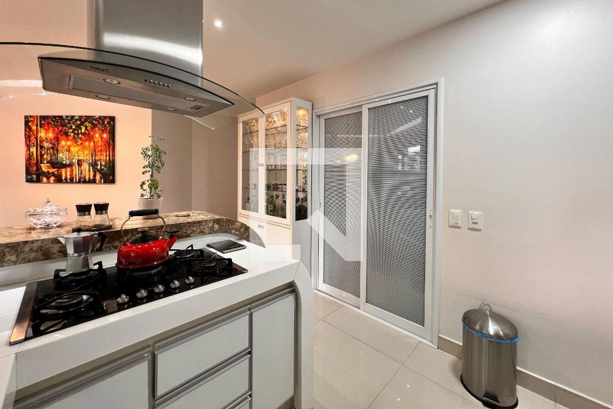 Casa à Venda - Swiss Park, 3 Quartos,  250 m2 em , Campinas - sp | SoloBR