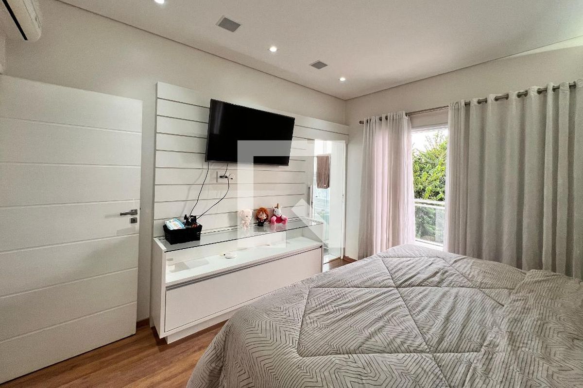 Casa à Venda - Swiss Park, 3 Quartos,  250 m2 em , Campinas - sp | SoloBR