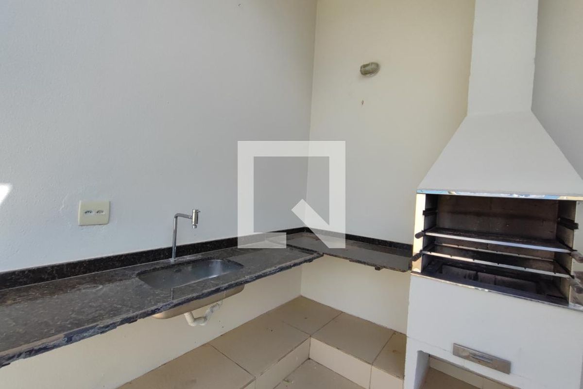 Casa à Venda - Swiss Park, 3 Quartos,  200 m2 em , Campinas - sp | SoloBR
