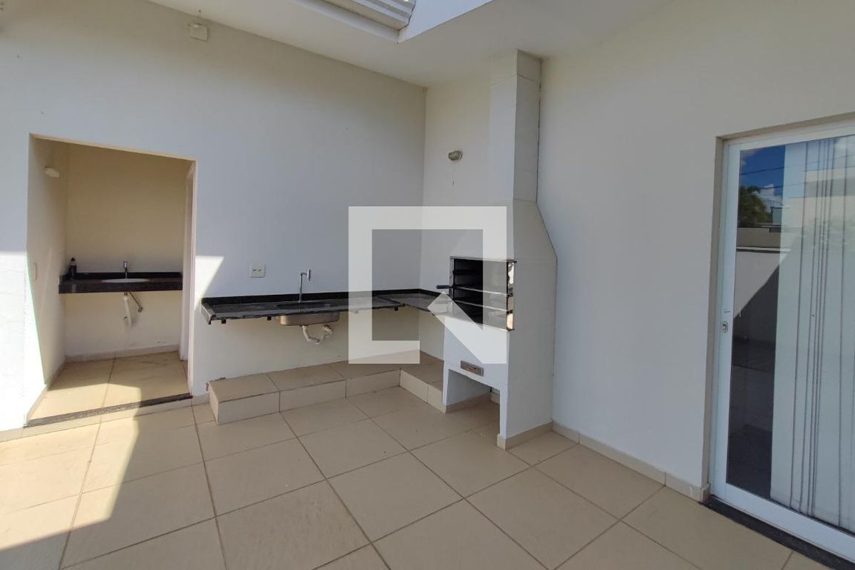 Casa à Venda - Swiss Park, 3 Quartos,  200 m2 em , Campinas - sp | SoloBR