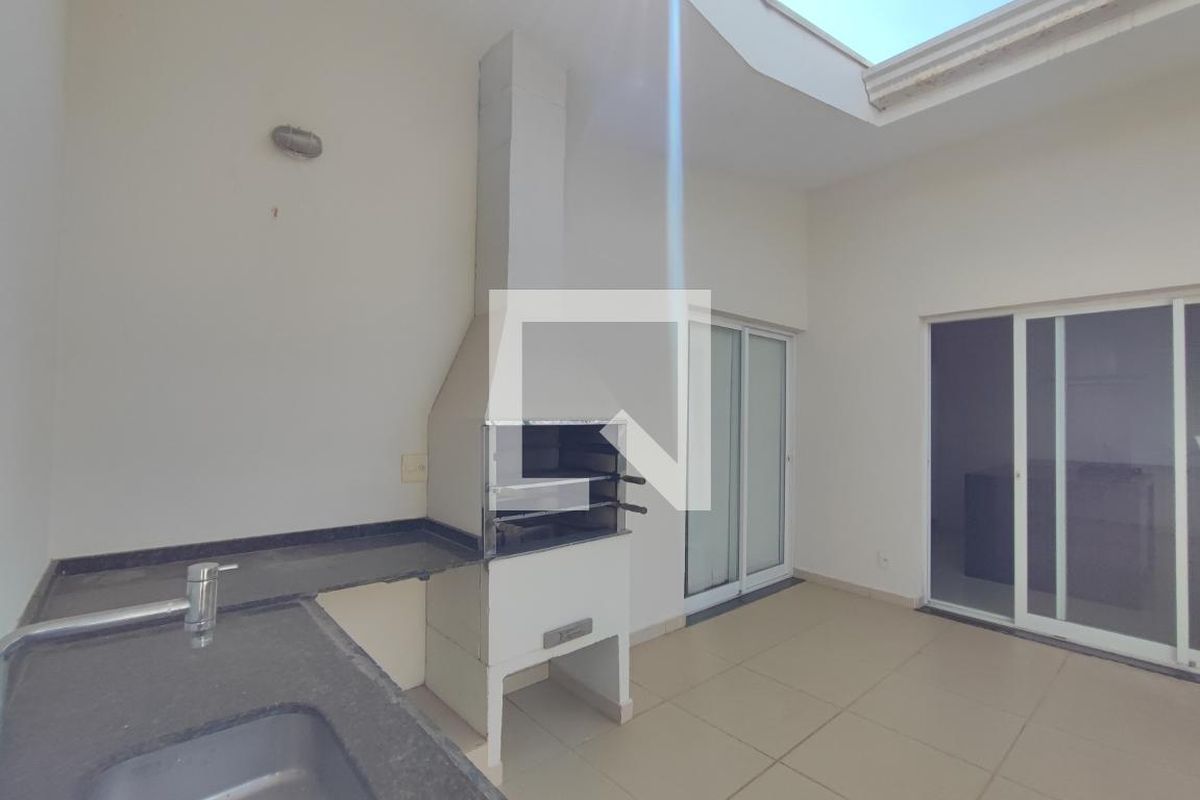 Casa à Venda - Swiss Park, 3 Quartos,  200 m2 em , Campinas - sp | SoloBR