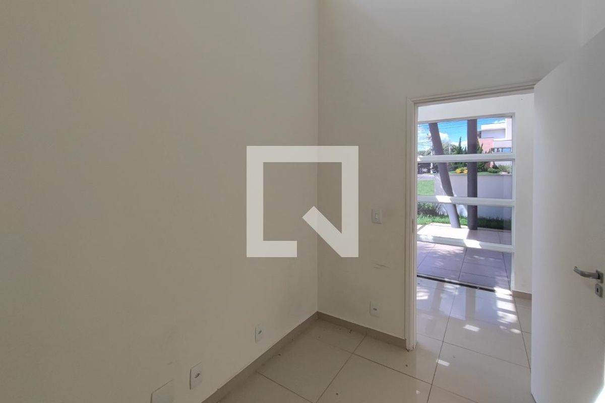 Casa à Venda - Swiss Park, 3 Quartos,  200 m2 em , Campinas - sp | SoloBR
