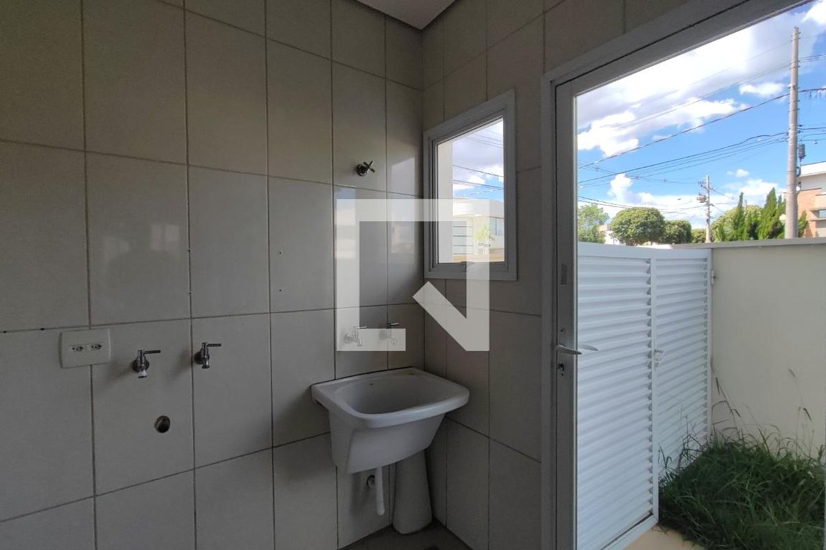 Casa à Venda - Swiss Park, 3 Quartos,  200 m2 em , Campinas - sp | SoloBR