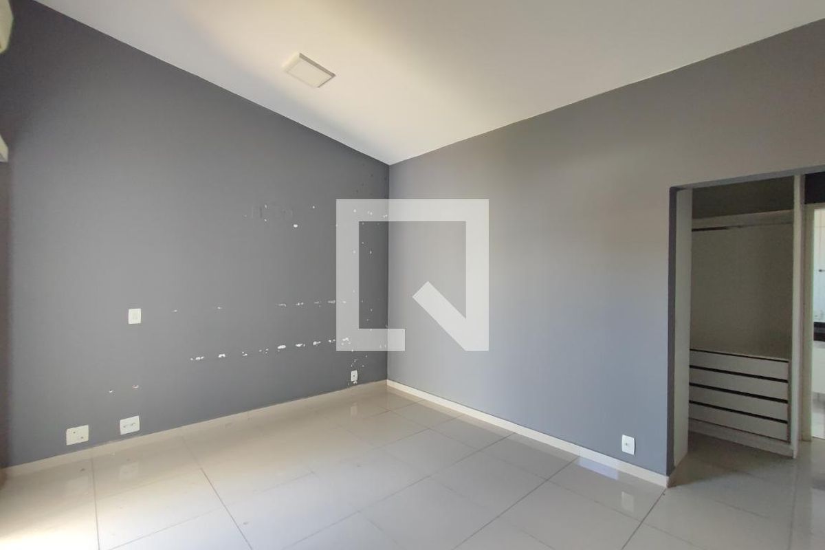 Casa à Venda - Swiss Park, 3 Quartos,  200 m2 em , Campinas - sp | SoloBR