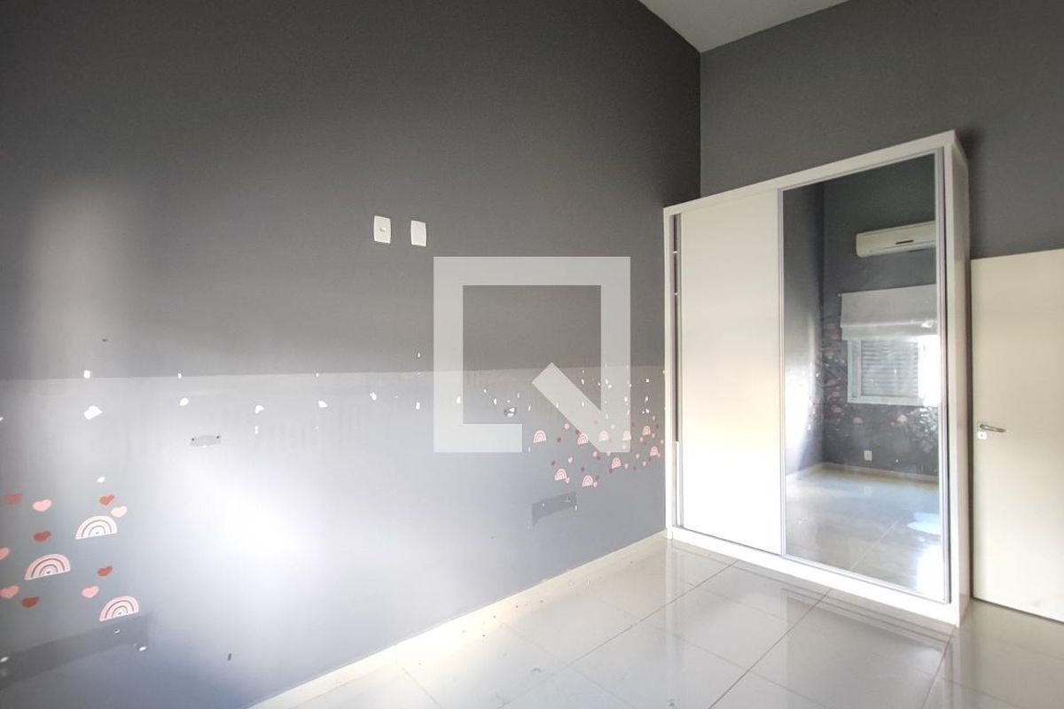 Casa à Venda - Swiss Park, 3 Quartos,  200 m2 em , Campinas - sp | SoloBR