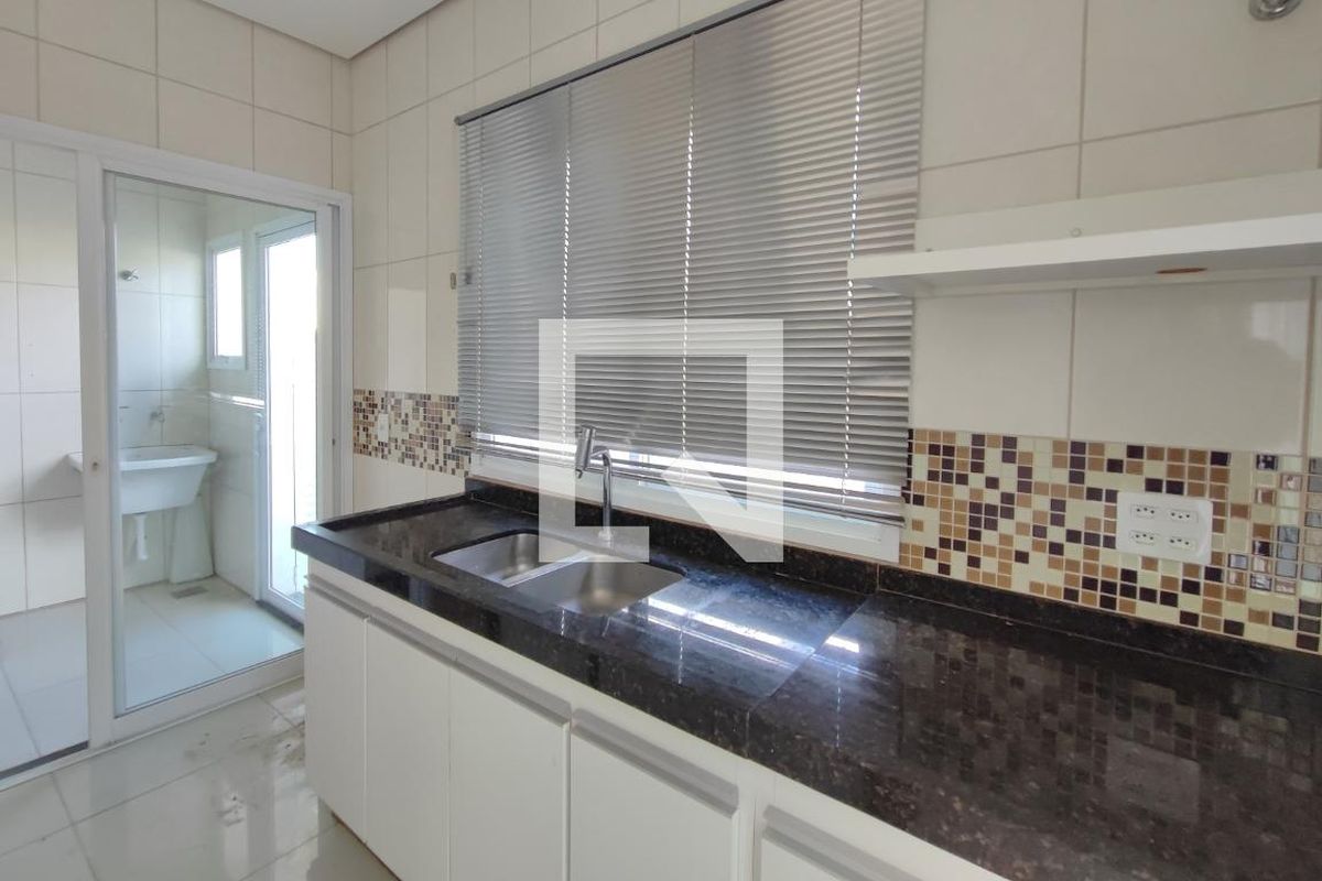 Casa à Venda - Swiss Park, 3 Quartos,  200 m2 em , Campinas - sp | SoloBR