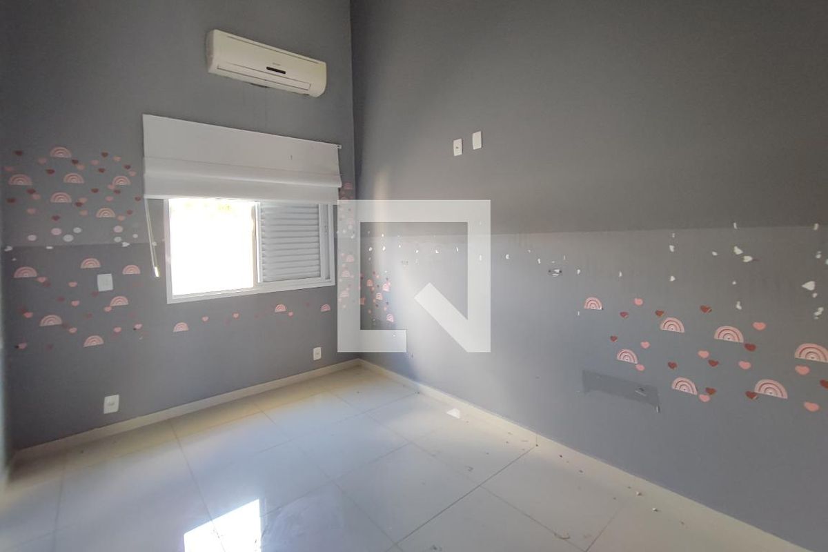 Casa à Venda - Swiss Park, 3 Quartos,  200 m2 em , Campinas - sp | SoloBR
