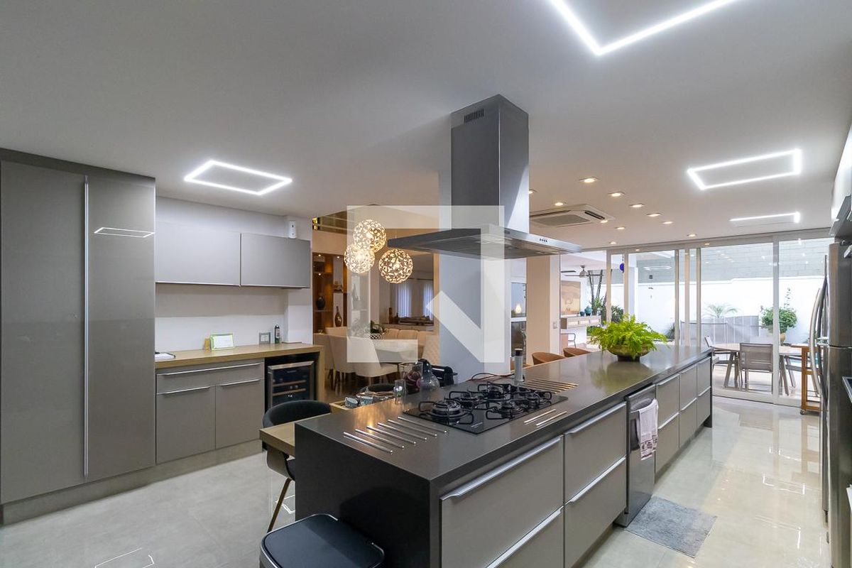 Casa à Venda - Parque Prado, 4 Quartos,  365 m2 em , Campinas - sp | SoloBR