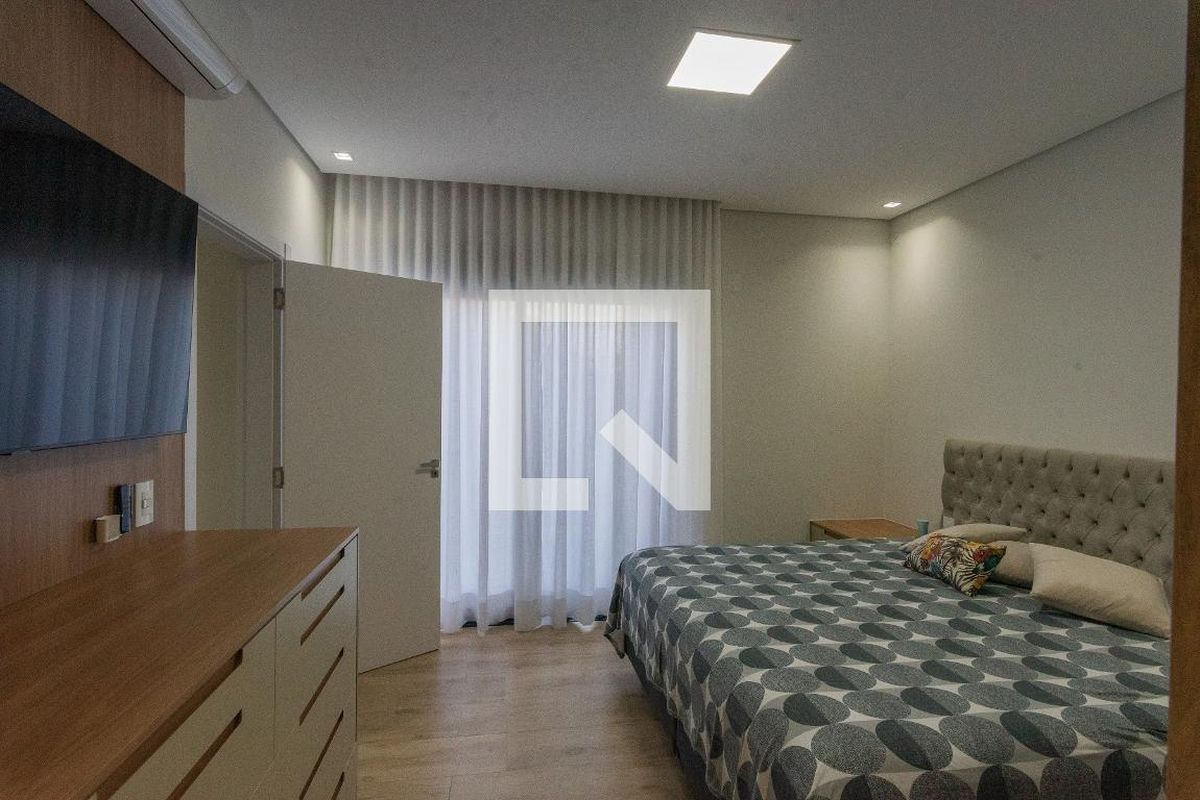 Casa à Venda - Swiss Park, 4 Quartos,  225 m2 em , Campinas - sp | SoloBR