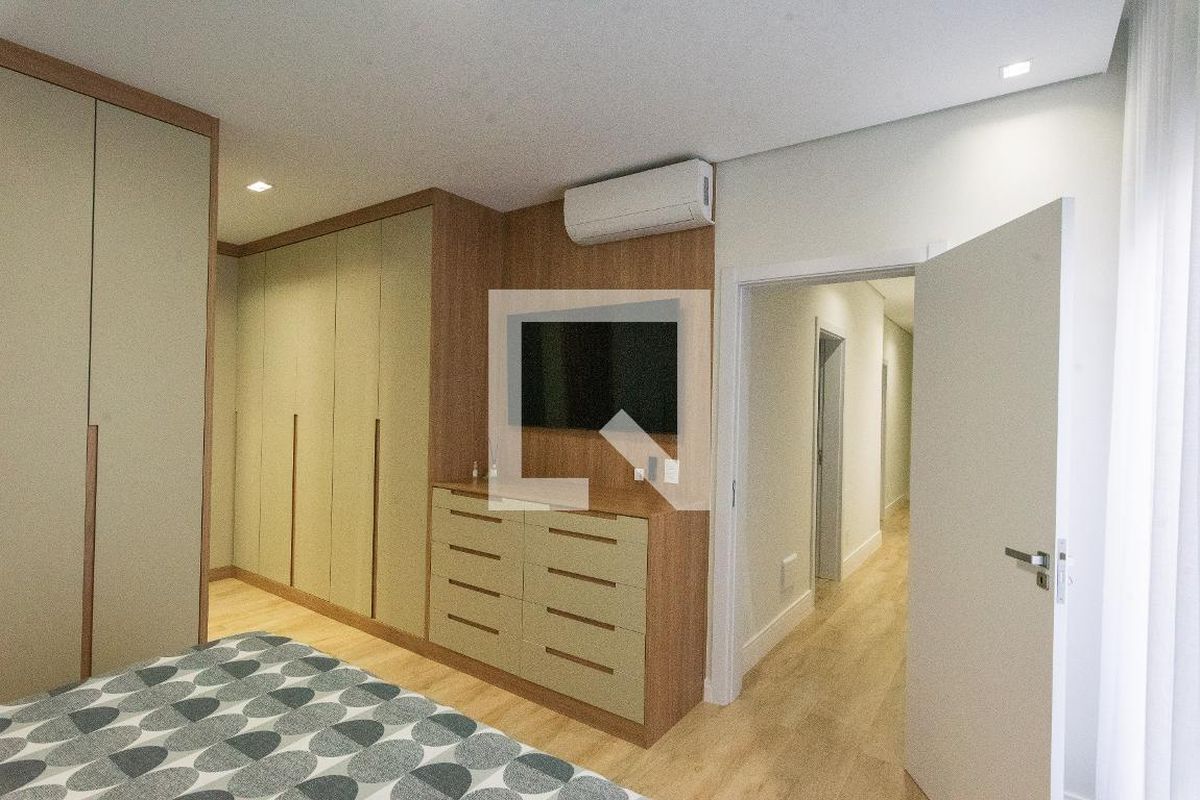 Casa à Venda - Swiss Park, 4 Quartos,  225 m2 em , Campinas - sp | SoloBR