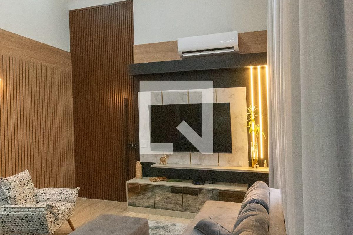 Casa à Venda - Swiss Park, 4 Quartos,  225 m2 em , Campinas - sp | SoloBR
